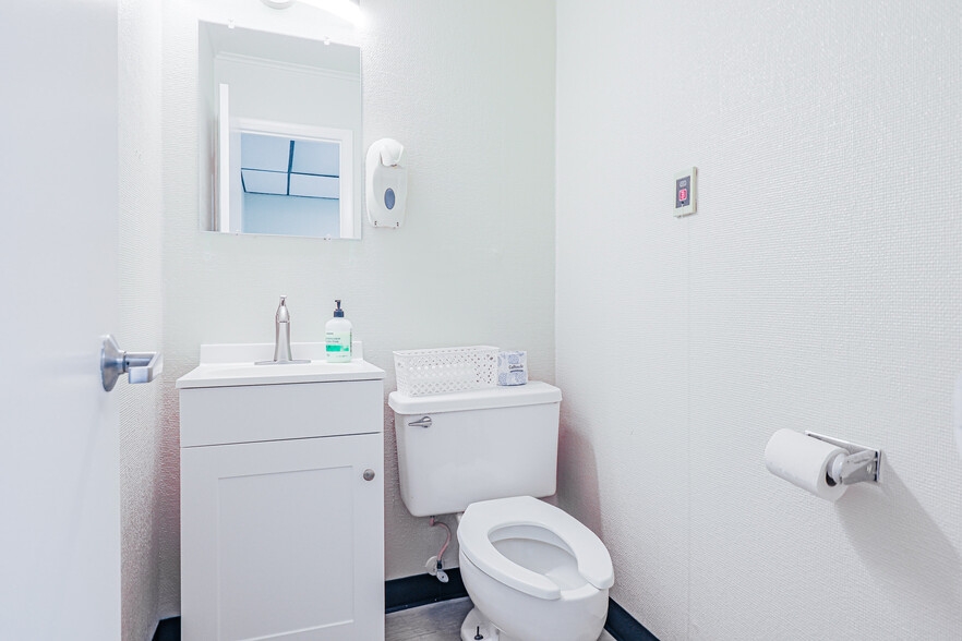 More Photos Of 255 Fortenberry Rd, Merritt Island Medical For Sale