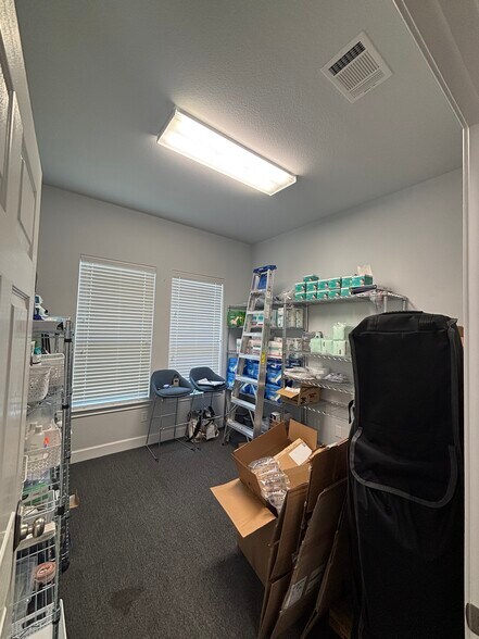 More Photos Of 660 S Bagdad Rd, Leander Office For Sale