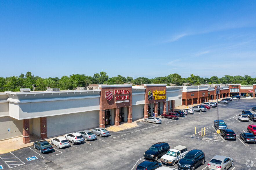 Primary Photo Of 2205 W Edmond Rd, Edmond General Retail For Lease