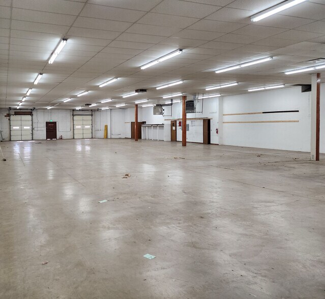 More Photos Of 1495 S Platte River Dr, Denver Manufacturing For Sale