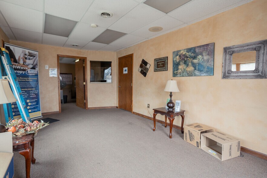 More Photos Of 520 E 8th St, Anderson Office For Lease