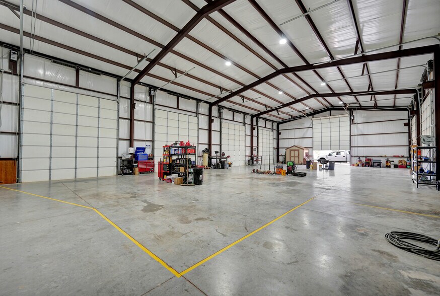 More Photos Of 9013 W County Road 160, Midland Showroom For Sale