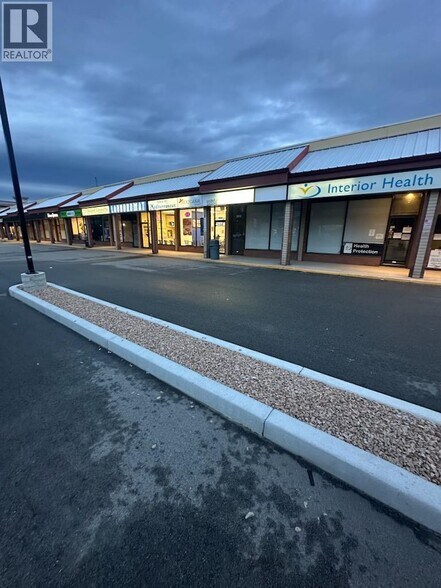Primary Photo Of 3048 Skaha Lake Rd, Penticton General Retail For Lease