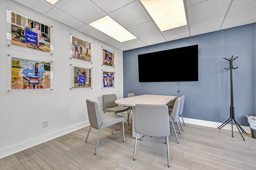 More Photos Of 3922 Electric Rd, Roanoke Office For Lease