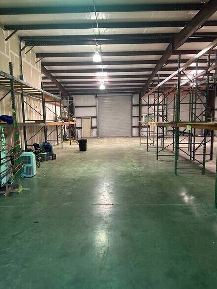 More Photos Of 8386 Jonesboro Rd, Daphne Warehouse For Lease