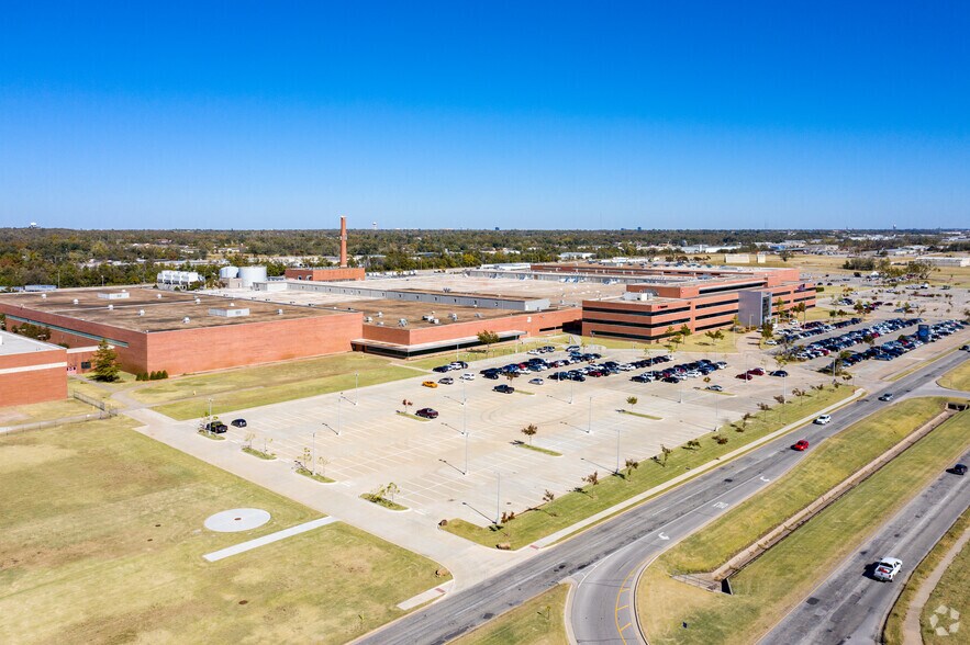 More Photos Of 7725 W Reno Ave, Oklahoma City Office For Lease