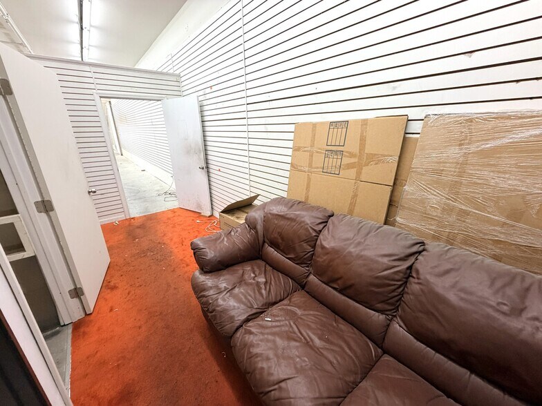 More Photos Of 525-529 Los Angeles St, Los Angeles Unknown For Lease