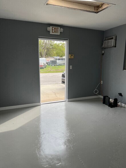 More Photos Of 7809 Clark Moody Blvd, Port Richey Warehouse For Sale