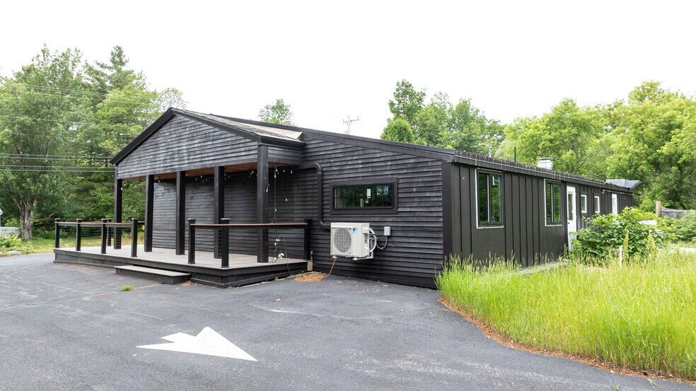 More Photos Of 137 Longwoods Rd, Cumberland Restaurant For Lease