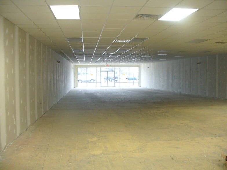 More Photos Of 1702 Owen Dr, Fayetteville Unknown For Lease