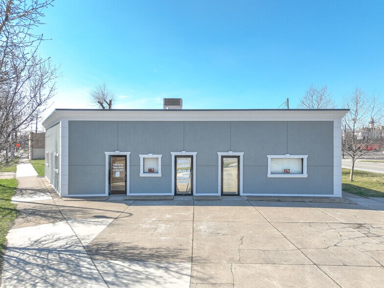 More Photos Of 10306 Dix, Dearborn Office For Sale