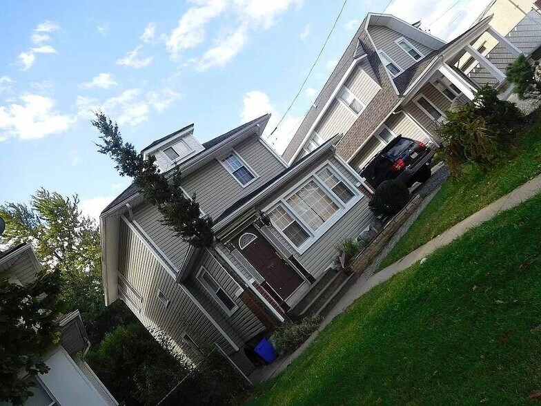 More Photos Of 2038 Grant Ave, Philadelphia Specialty For Sale