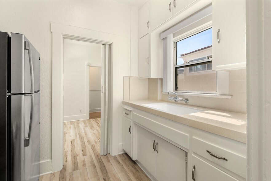 More Photos Of 1644 Monterey Blvd, Hermosa Beach Multifamily For Sale