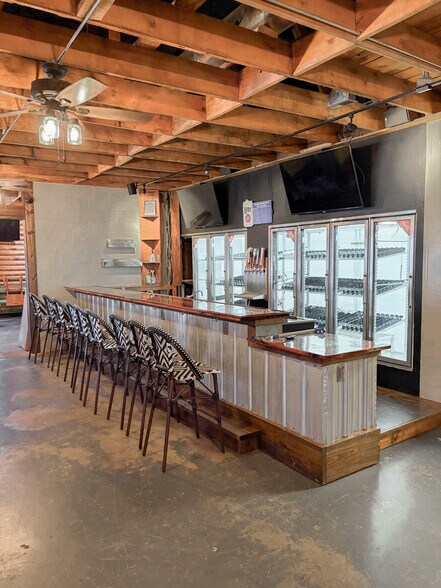 More Photos Of 440 E Cherokee St, Blacksburg Restaurant For Sale