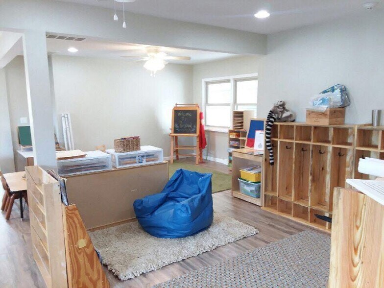 More Photos Of 2115 S Brentwood, Springfield Daycare Center For Sale