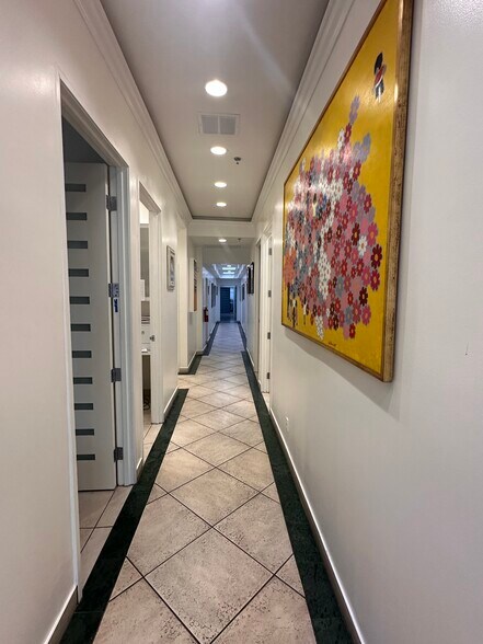 More Photos Of 8677 Wilshire Blvd, Beverly Hills Medical For Lease