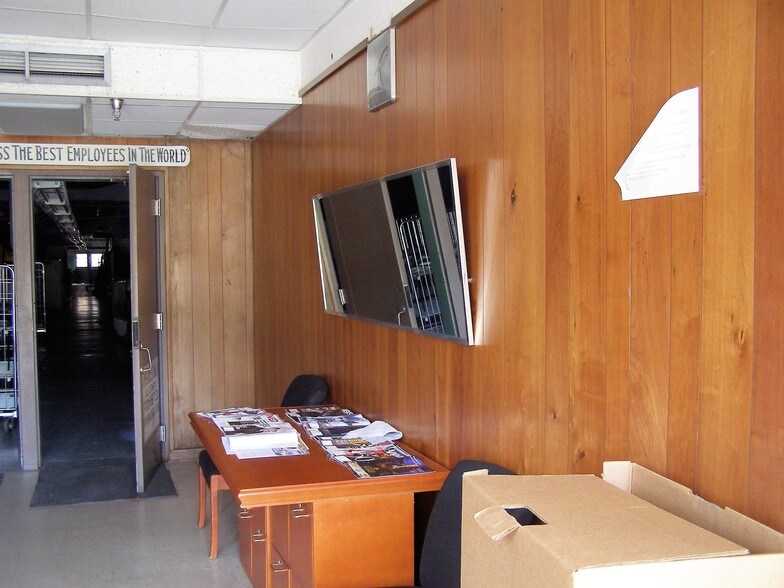 More Photos Of 2580 Highway 46, Heflin Warehouse For Lease