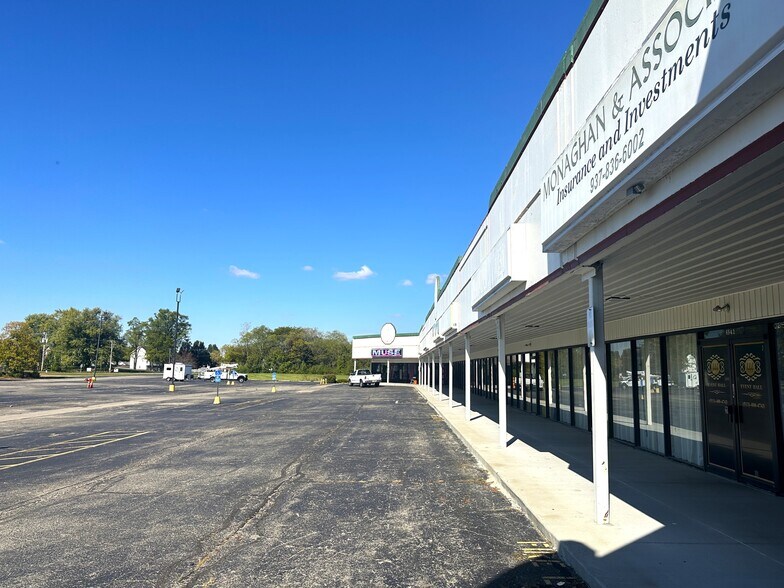 More Photos Of 6500-6556 Union Rd, Clayton Unknown For Lease