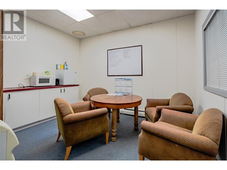 More Photos Of 1163 Cedar Av, Trail Storefront Retail Office For Sale