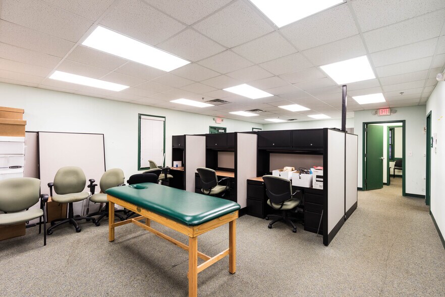 More Photos Of 3455 Ga-81, Loganville Medical For Sale