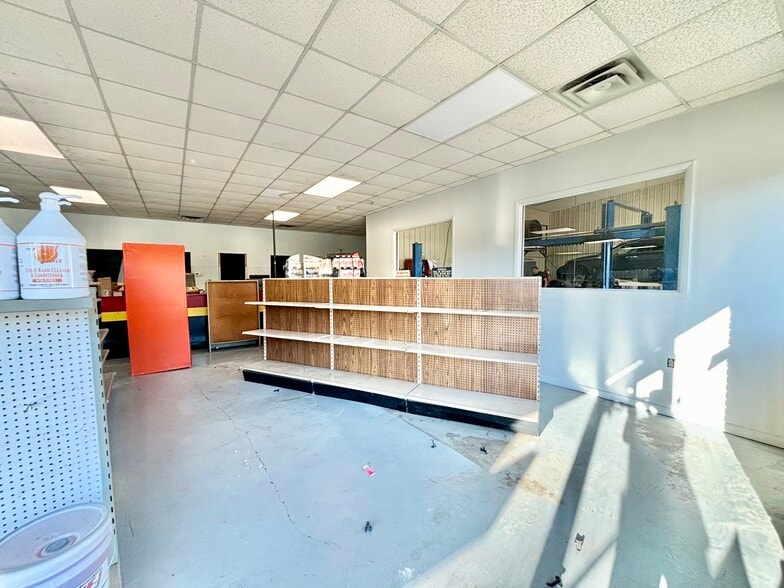 More Photos Of 57 W Oak St, Mc Rae Helena Auto Repair For Sale