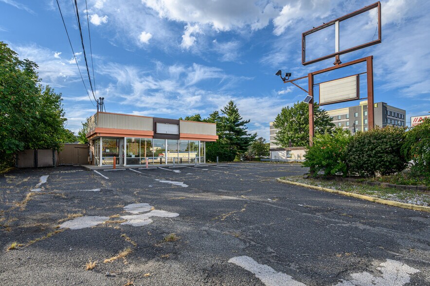 More Photos Of 343 State Route 17, Hasbrouck Heights Fast Food For Sale