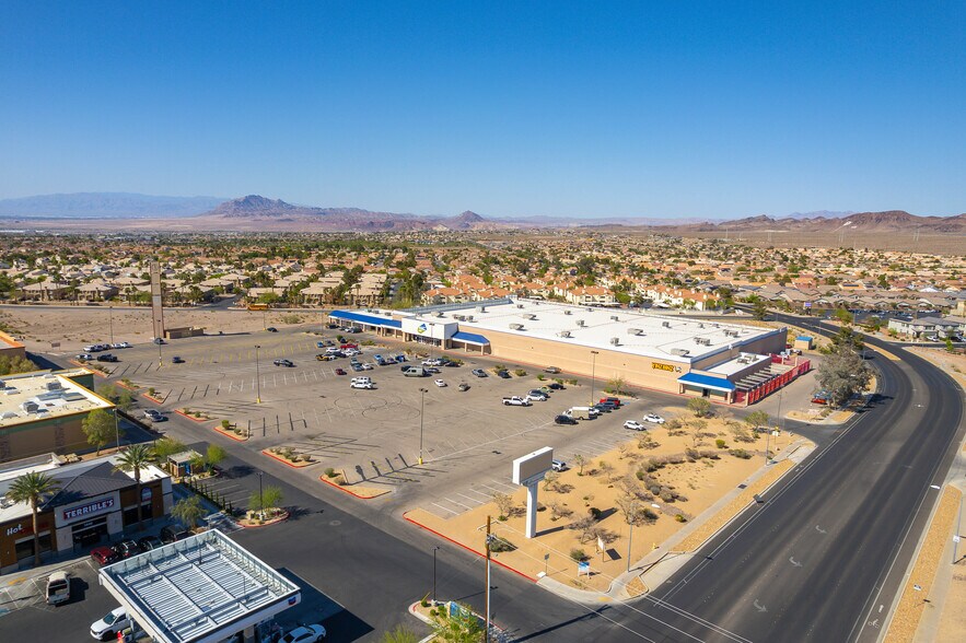 More Photos Of 732-748 S Racetrack Rd, Henderson Freestanding For Sale