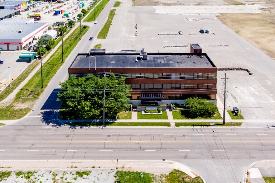 More Photos Of 174 West St, Orillia Office For Sale
