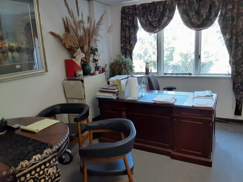 More Photos Of 6408 Seven Corners Pl, Falls Church Office For Sale