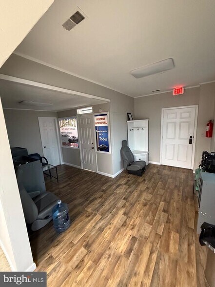 More Photos Of 476-486 Cambridge St, Fredericksburg Auto Dealership For Lease