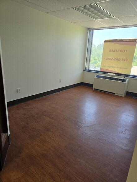 More Photos Of 201 Great Rd, Acton Office For Lease