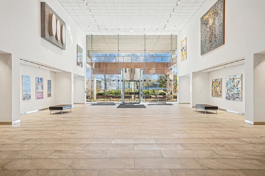 More Photos Of 333 Earle Ovington Blvd, Uniondale Office For Lease