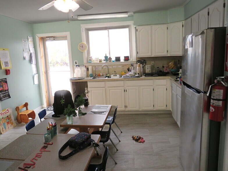 More Photos Of 8622 Dixie Hwy, Fair Haven Flex For Sale