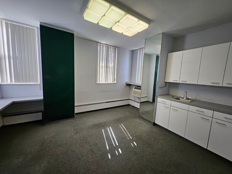 More Photos Of 1600 Lehigh Pky E, Allentown Multifamily For Sale