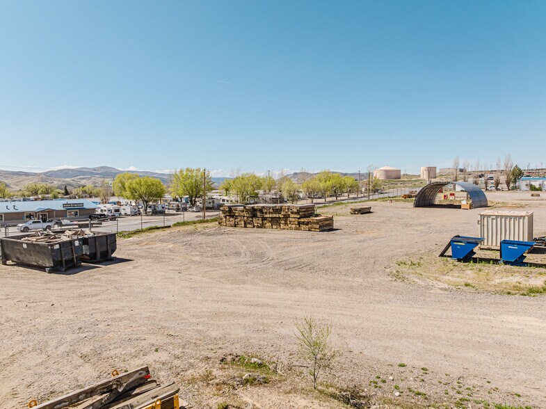 More Photos Of 824 Poplar St, Carlin Industrial For Sale