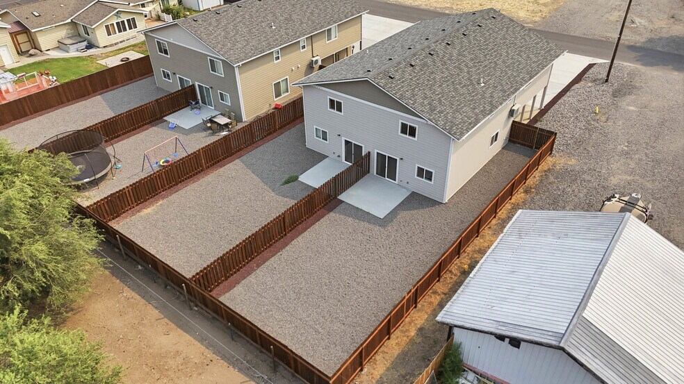 More Photos Of 255 NE Fourth St, Irrigon Specialty For Sale