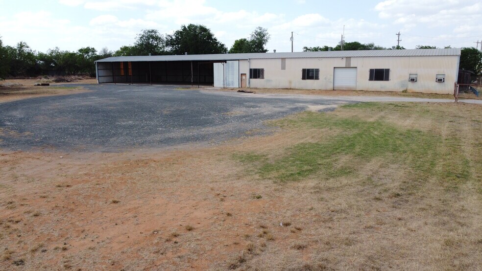 More Photos Of 1737 Hwy 81, Pearsall Warehouse For Sale