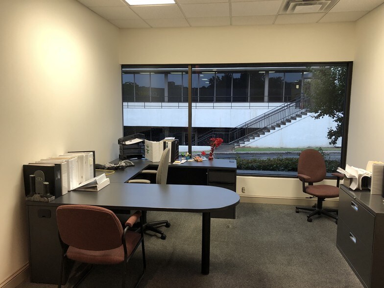More Photos Of 2707 Buford Hwy, Atlanta Office For Sale