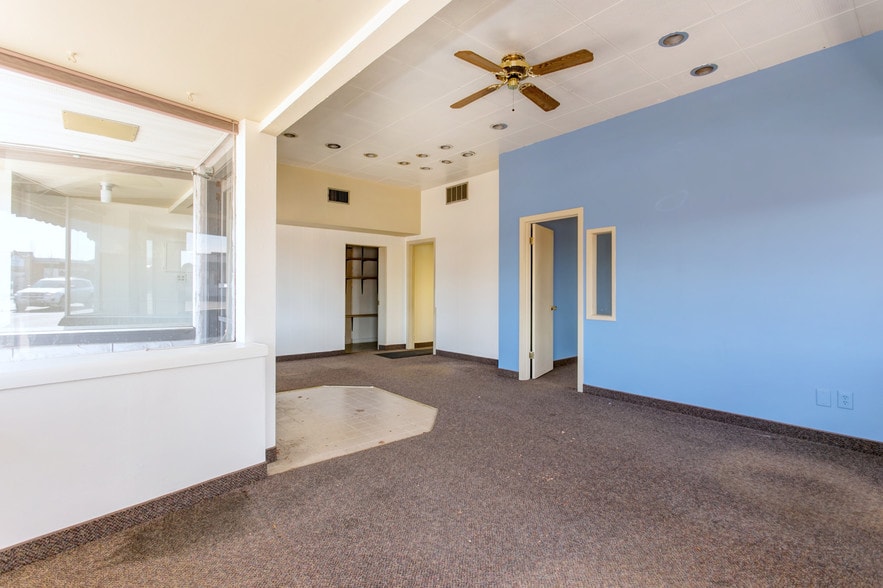 More Photos Of 700-702 George Washington Way, Richland Storefront Retail Office For Lease