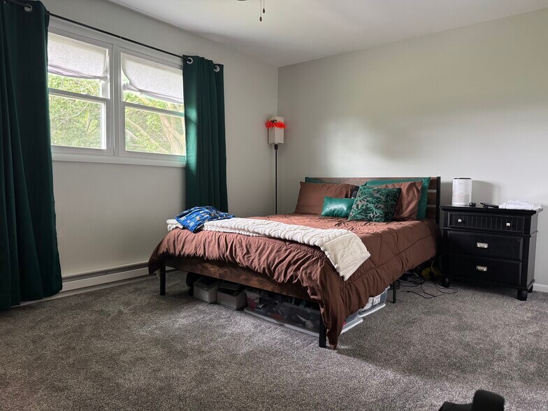 More Photos Of 374 Lynn Dr, Manteno Apartments For Sale