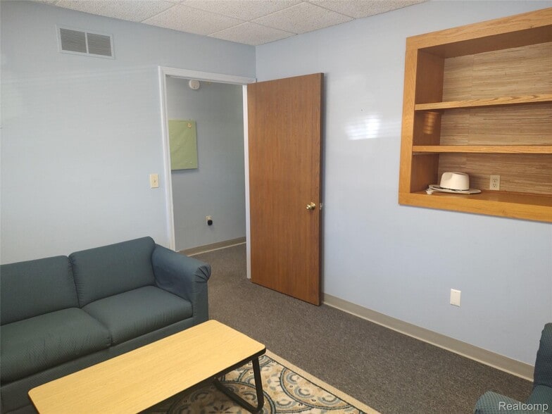 More Photos Of 5154 Miller Rd, Flint Medical For Sale