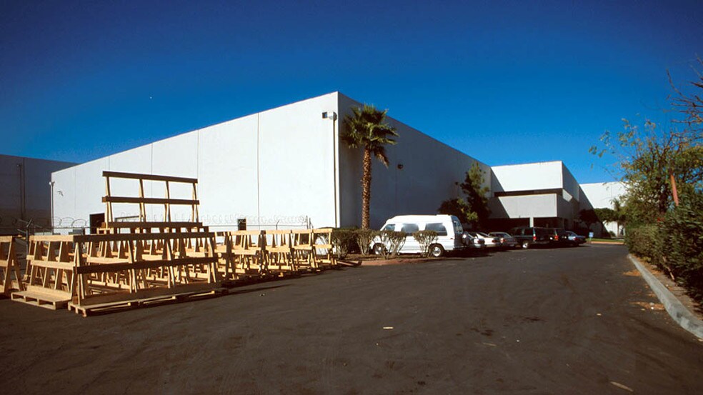 More Photos Of 1151 W Bradford Cir, Corona Manufacturing For Lease