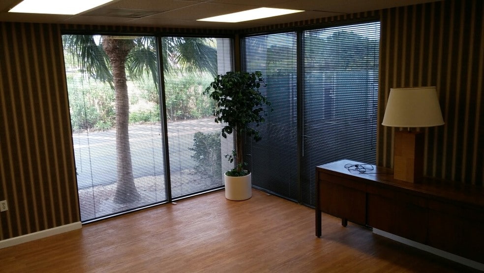 More Photos Of 860 US Highway 1, North Palm Beach Medical For Lease
