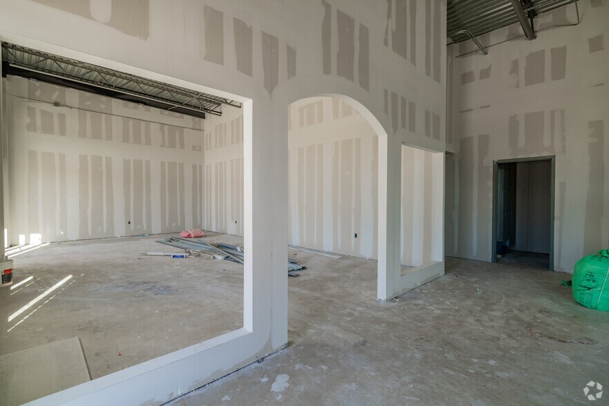 More Photos Of 2407 E Evans Rd, San Antonio Storefront Retail Office For Lease