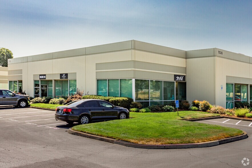 More Photos Of 7505 NE Ambassador Pl, Portland Unknown For Lease