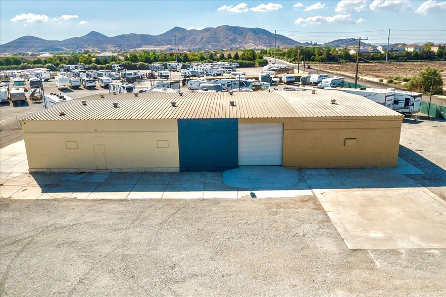 More Photos Of 30075 Grand Ave, Winchester Service For Lease