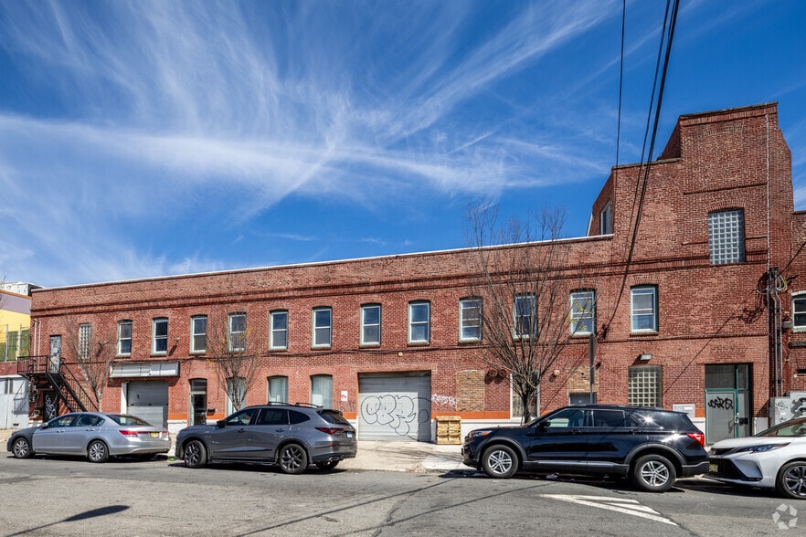 More Photos Of 17 New York Ave, Newark Warehouse For Lease