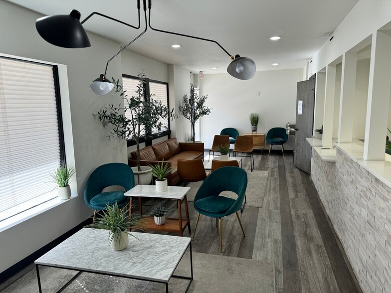 More Photos Of 1302 N Stanton St, El Paso Medical For Sale