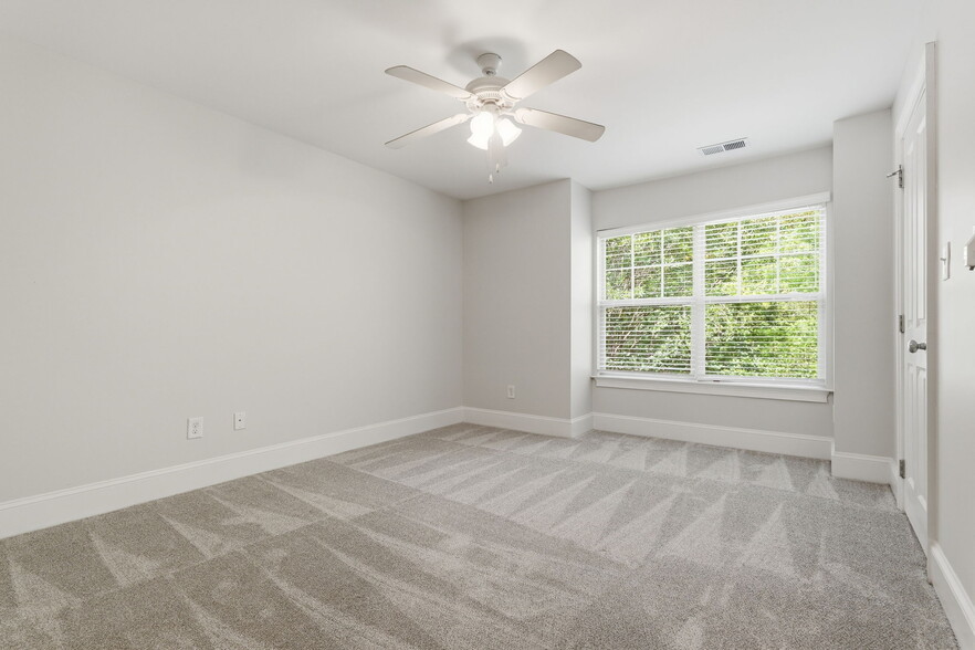 More Photos Of 5306-5320 Park Rd, Charlotte Apartments For Sale