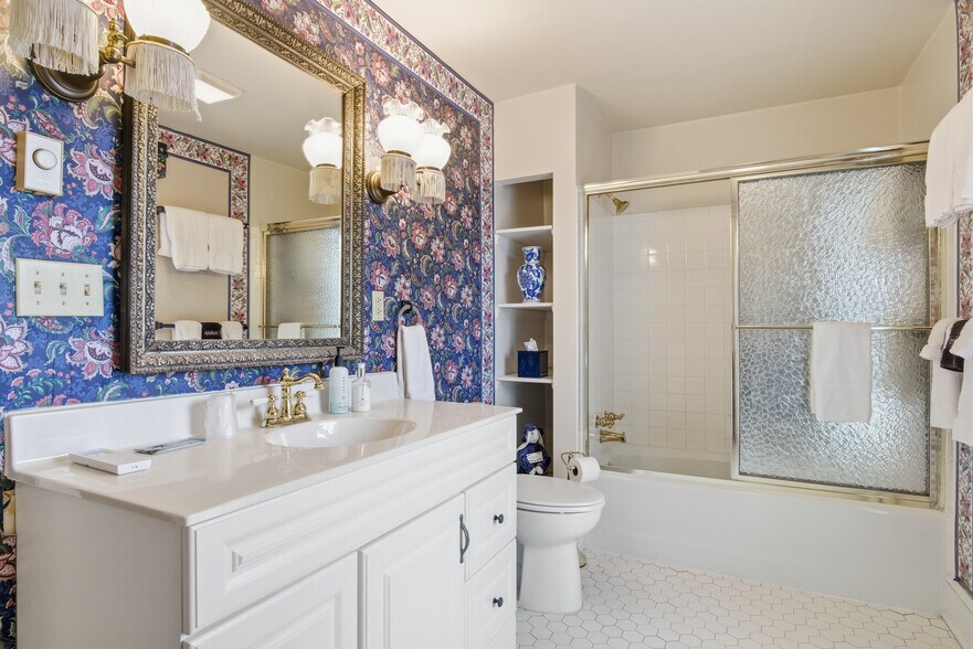 More Photos Of 311 E Main St, Christiansburg Hospitality For Sale